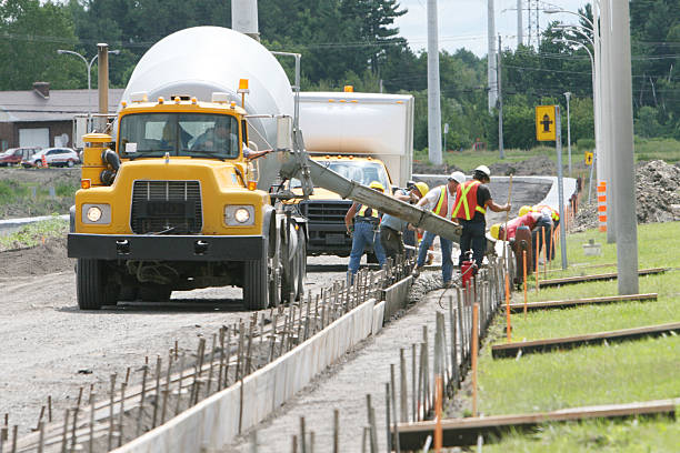  Meadowbrook, CA Concrete contractor Pros